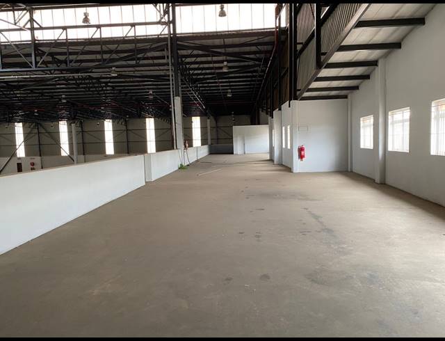 5,965M² WAREHOUSE FOR SALE IN GOSFORTH PARK
